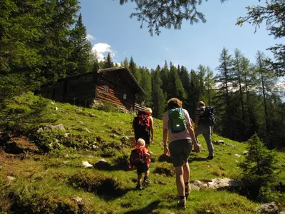 Gäste, die in der Unterkunft Ampferkaralm Hütte übernachten