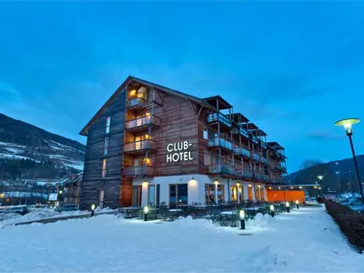 Ein allgemeiner Bergblick oder ein Berglick von des Hotels aus