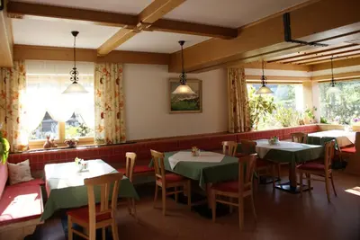 Ein Restaurant oder anderes Speiselokal in der Unterkunft Pension Stammerhof