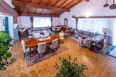 Ein Restaurant oder anderes Speiselokal in der Unterkunft Tirolerhof