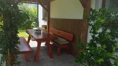 Ein Garten an der Unterkunft Gausrab
