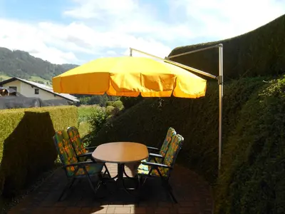Ein allgemeiner Bergblick oder ein Berglick von des Ferienhauses aus