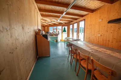 Ein Restaurant oder anderes Speiselokal in der Unterkunft Raddörfl
