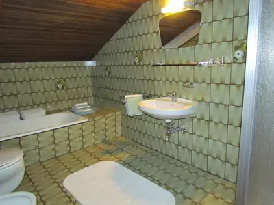 Ein Badezimmer in der Unterkunft Am Mondseeblick