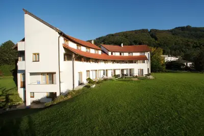 Ein allgemeiner Bergblick oder ein Berglick von des Hotels aus