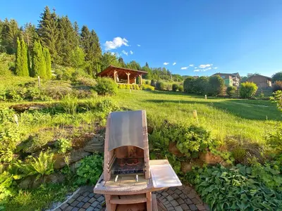 Ein Garten an der Unterkunft Ferienhaus Schaller am Galsterberg