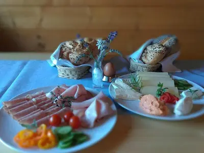 Essen in der Lodge oder in der Nähe