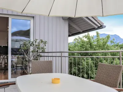 Ein allgemeiner Bergblick oder ein Berglick von der Ferienwohnung aus