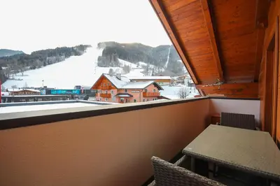 Ein allgemeiner Bergblick oder ein Berglick von der Ferienwohnung aus