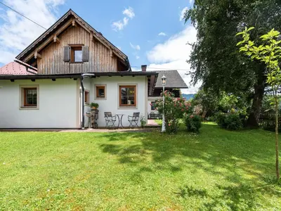 Ein Garten an der Unterkunft Alpiner Familienurlaub in Bad Mitterndorf