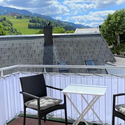 Ein allgemeiner Bergblick oder ein Berglick von der Ferienwohnung aus