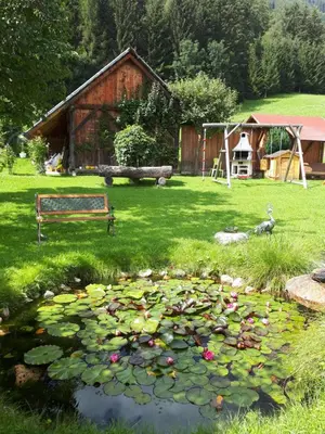 Ein Garten an der Unterkunft Apartment Haus Dengg