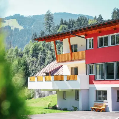 Ein allgemeiner Bergblick oder ein Berglick von der Ferienwohnung aus