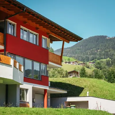 Ein allgemeiner Bergblick oder ein Berglick von der Ferienwohnung aus