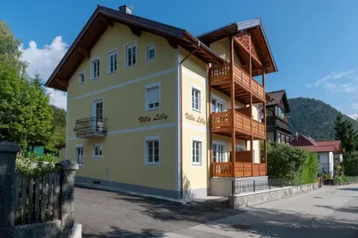 Das Gebäude in dem sich die Ferienwohnung befindet