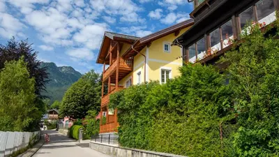 Ein allgemeiner Bergblick oder ein Berglick von der Ferienwohnung aus