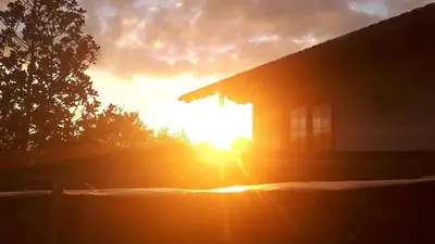 Blick auf den Sonnenuntergang/Sonnenaufgang von der Ferienwohnung aus oder aus der Nähe