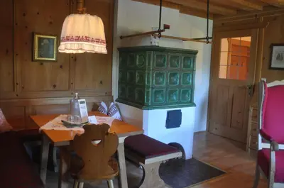 Ein Sitzbereich in der Unterkunft Romantikhotel Almtalhof