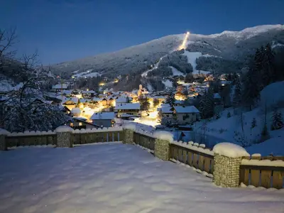 Ein allgemeiner Bergblick oder ein Berglick von der Ferienwohnung aus