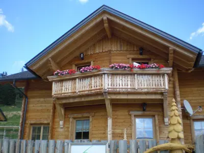 Ein Balkon oder eine Terrasse in der Unterkunft Almrauschhütte Markus