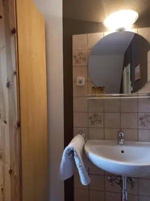 Ein Badezimmer in der Unterkunft Appartements direkt am See
