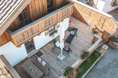 Das Gebäude in dem sich das Chalet befindet