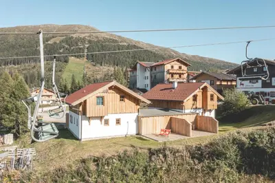Ein allgemeiner Bergblick oder ein Berglick von des Chalets aus