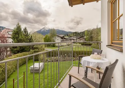 Ein allgemeiner Bergblick oder ein Berglick von der Ferienwohnung aus