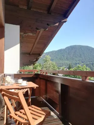 Ein allgemeiner Bergblick oder ein Berglick von der Ferienwohnung aus