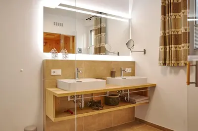 Ein Badezimmer in der Unterkunft die Tauplitz Lodges - Adler Auszeit Lodge D6 by AA Holiday Homes
