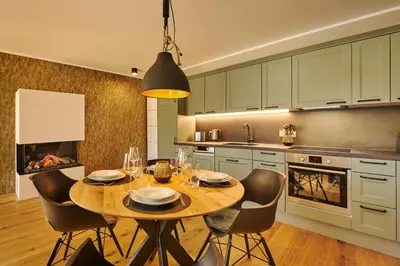 Küche/Küchenzeile in der Unterkunft die Tauplitz Lodges - Adler Auszeit Lodge D6 by AA Holiday Homes