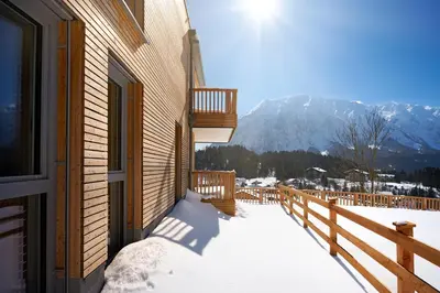 Ein allgemeiner Bergblick oder ein Berglick von der Ferienwohnung aus