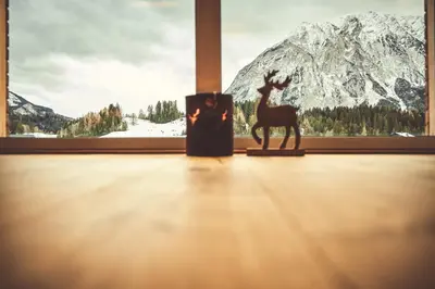 Ein allgemeiner Bergblick oder ein Berglick von der Ferienwohnung aus
