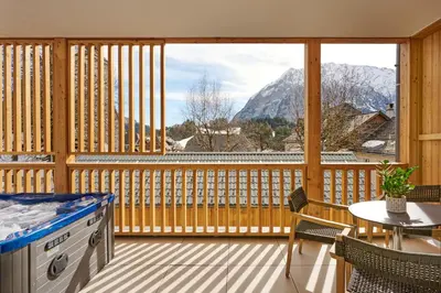 Ein allgemeiner Bergblick oder ein Berglick von der Ferienwohnung aus