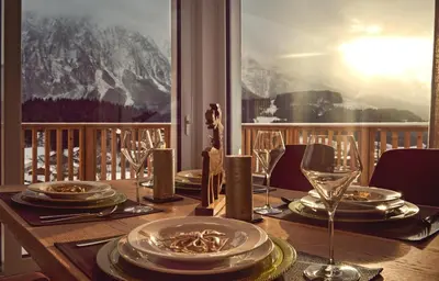 Ein allgemeiner Bergblick oder ein Berglick von der Ferienwohnung aus