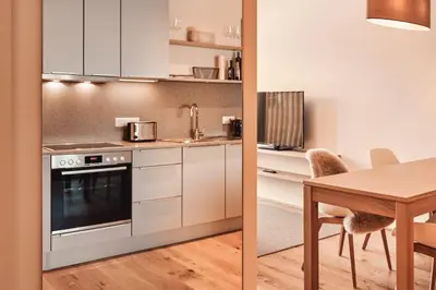 Küche/Küchenzeile in der Unterkunft die Tauplitz Lodges - Wasserfall Lodge C4 by AA Holiday Homes