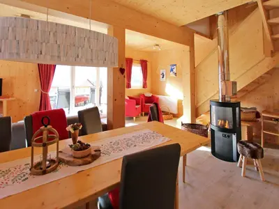 Ein Sitzbereich in der Unterkunft Chalet in Hohentauern am Skilift