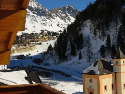 Ein allgemeiner Bergblick oder ein Berglick von der Ferienwohnung aus