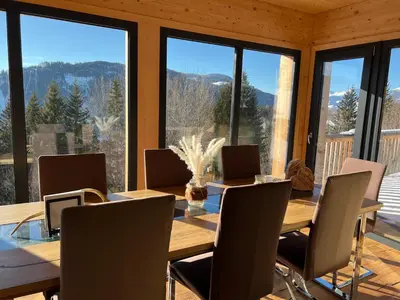 Ein allgemeiner Bergblick oder ein Berglick von der Ferienwohnung aus