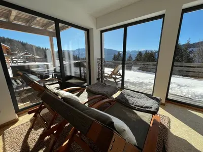 Ein allgemeiner Bergblick oder ein Berglick von der Ferienwohnung aus
