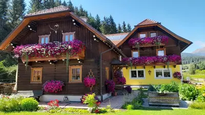 Ein Garten an der Unterkunft Appartement Taurachblick