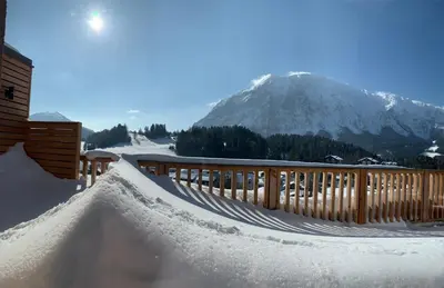 Ein allgemeiner Bergblick oder ein Berglick von der Ferienwohnung aus