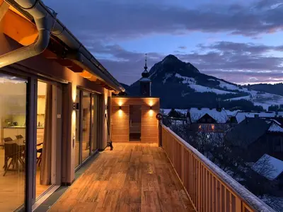 Ein allgemeiner Bergblick oder ein Berglick von der Ferienwohnung aus