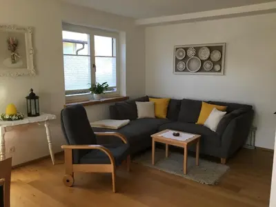 Ein Sitzbereich in der Unterkunft Ferienwohnung Neureiter