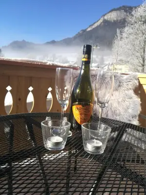 Ein allgemeiner Bergblick oder ein Berglick von der Ferienwohnung aus