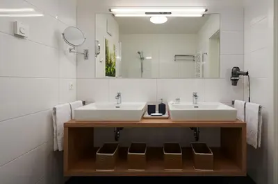 Ein Badezimmer in der Unterkunft Ski In Ski Out Apartment Fastenberg Top 3 by AA Holiday Homes