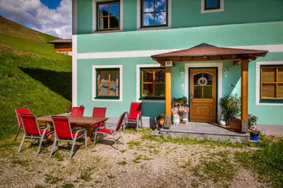Das Gebäude in dem sich die Ferienwohnung befindet