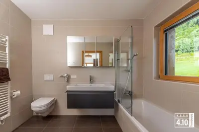Ein Badezimmer in der Unterkunft KASA 4.10A