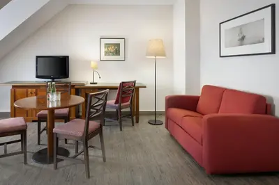 Ein Sitzbereich in der Unterkunft Arabella Jagdhof Resort am Fuschlsee, a Tribute Portfolio Hotel