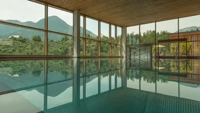Ein allgemeiner Bergblick oder ein Berglick von des Hotels aus